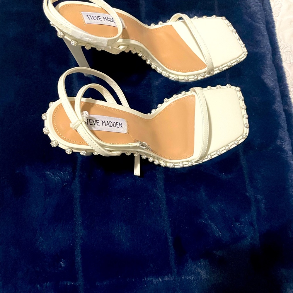 Brand new Steve Madden  white sandals with diamonds